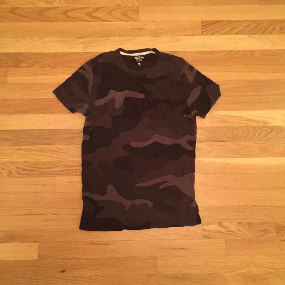 Hollister tee